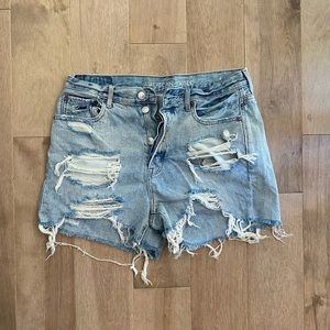 American Eagle Distressed Boyfriend Short Size 10 Never Worn, No Tags